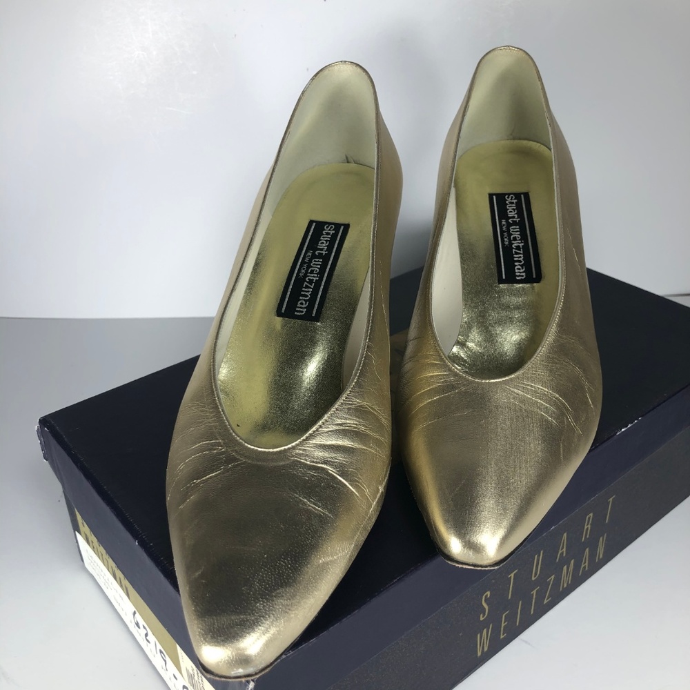 Stuart Weitzman Corniche Gold Satinato Heels - Picture 2 of 8